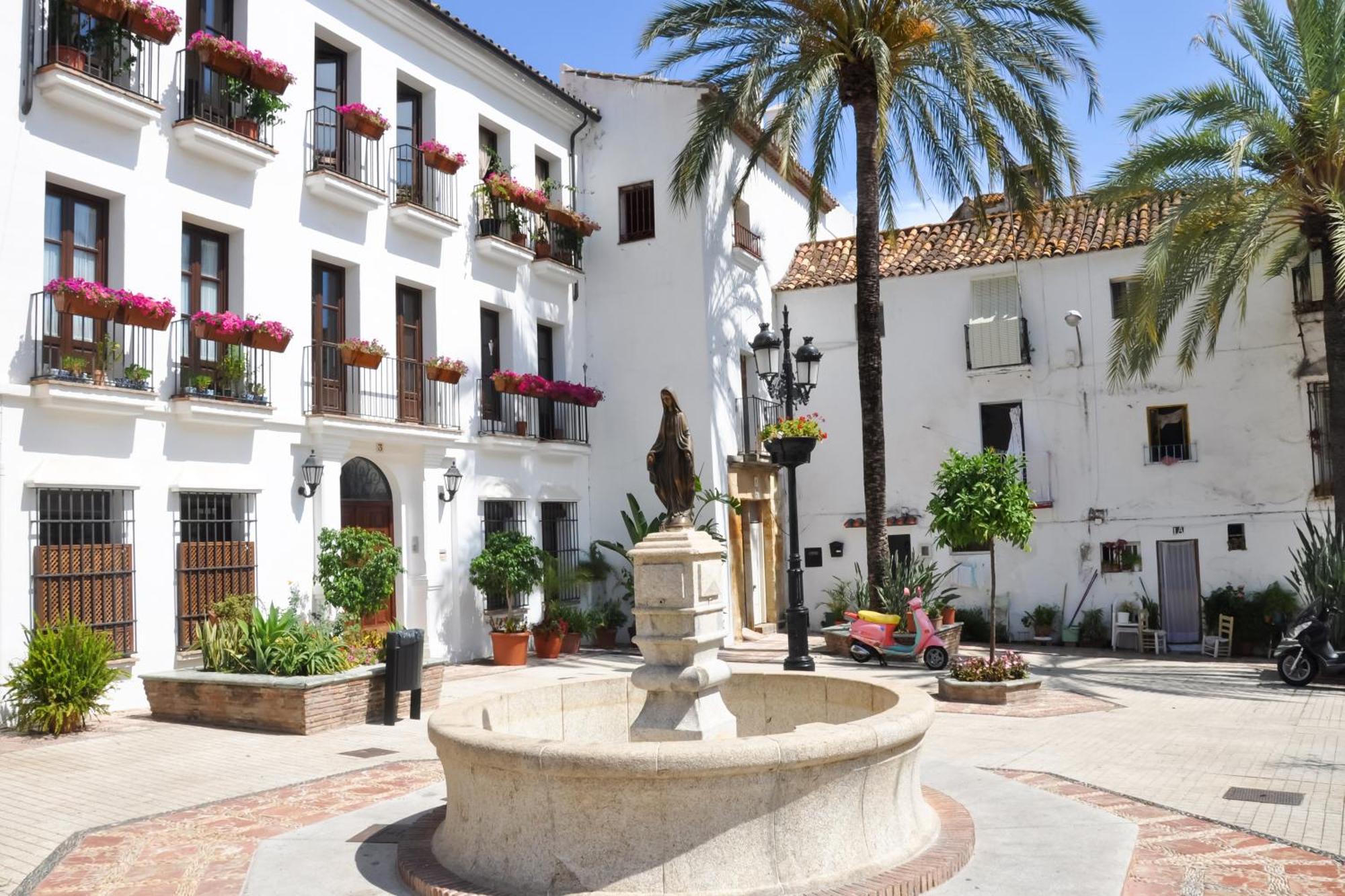 Mairena Forest Sea View & Pool- Happy Apartment
