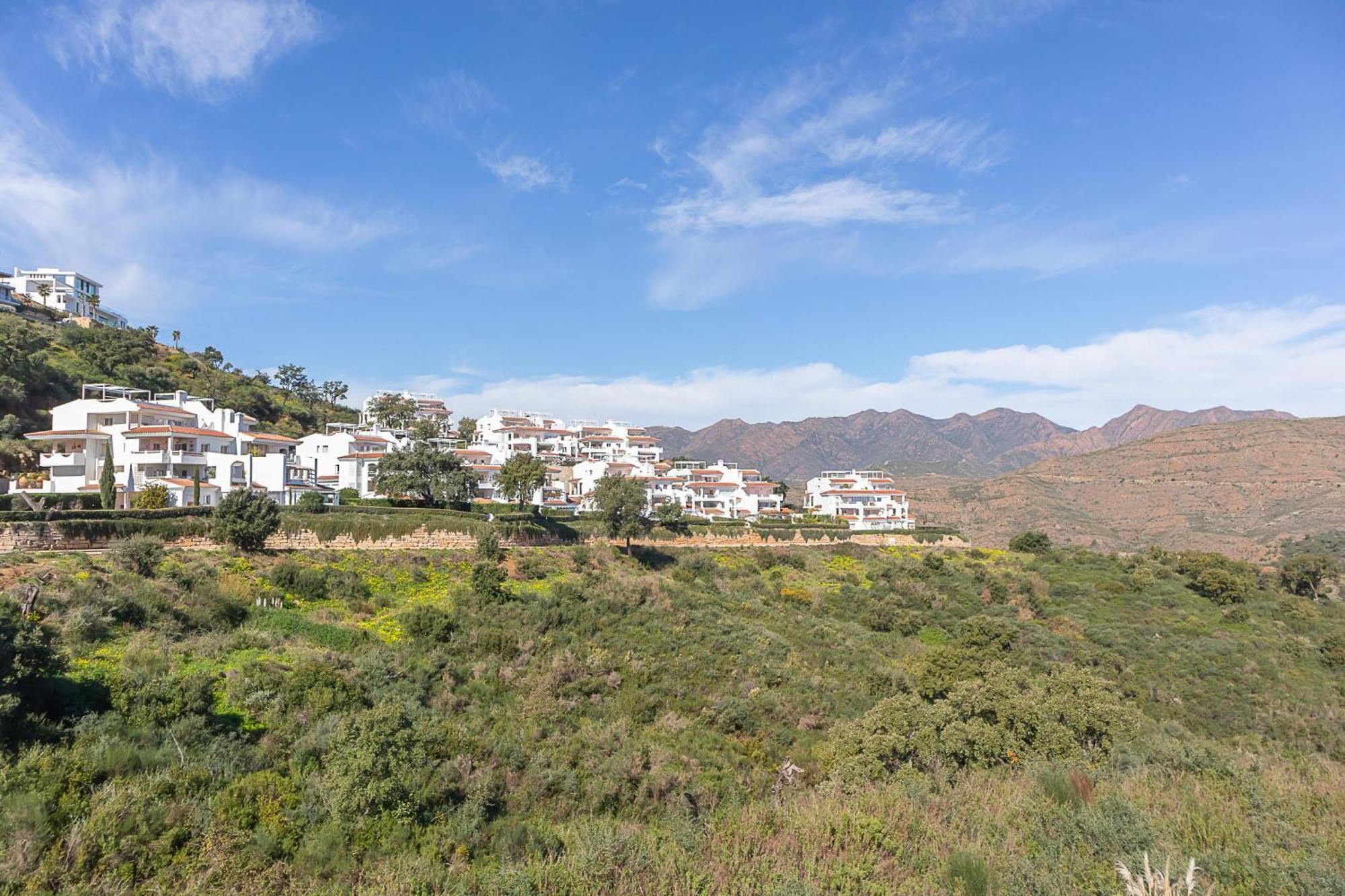 Mairena Forest Sea View & Pool- Happy Apartment *