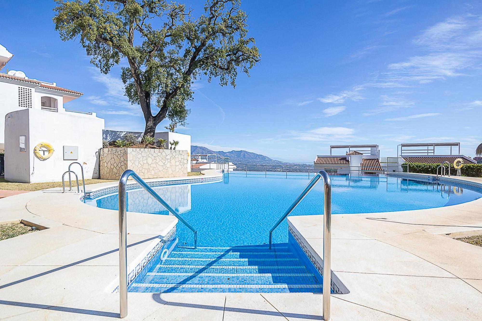 Mairena Forest Sea View & Pool- Happy Apartment Marbella